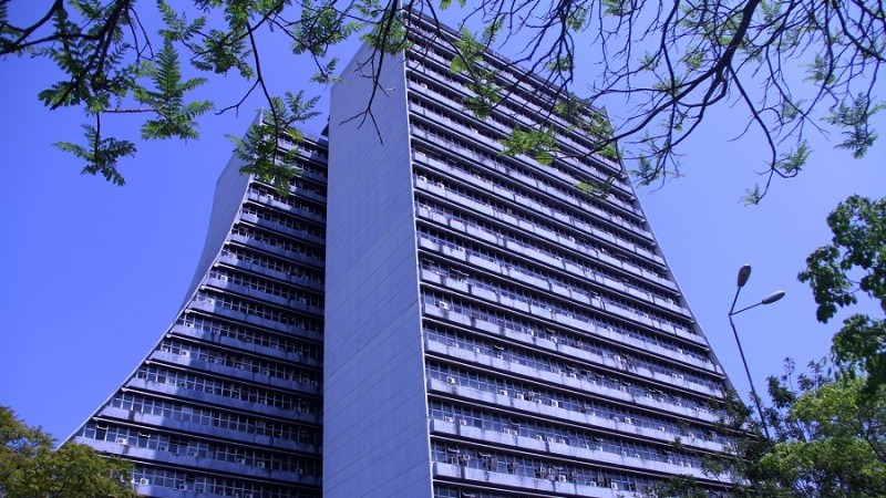 foto do prédio do centro administrativo do estado