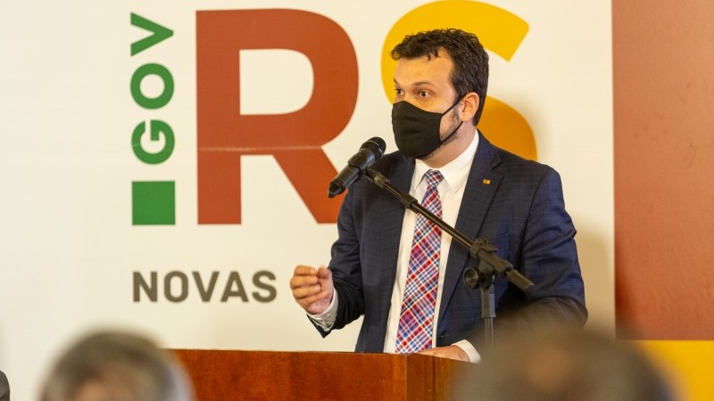 Posse de Artur Lemos